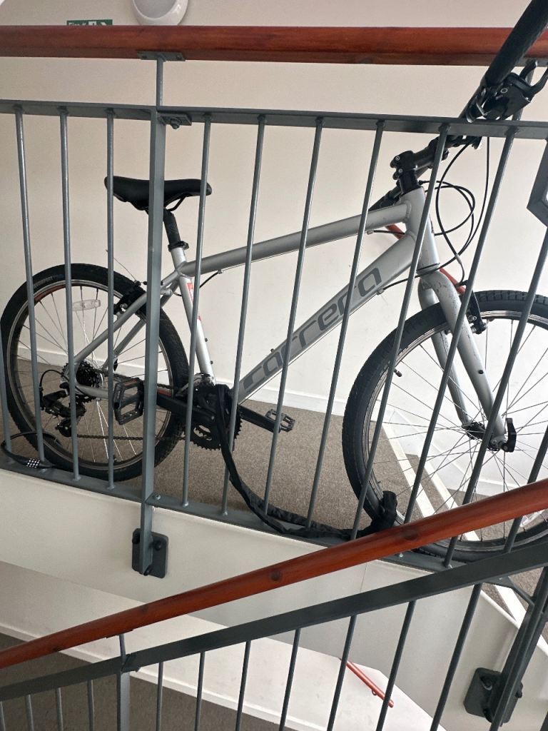 Carrera Hybrid Bike – Silver, Good Condition
