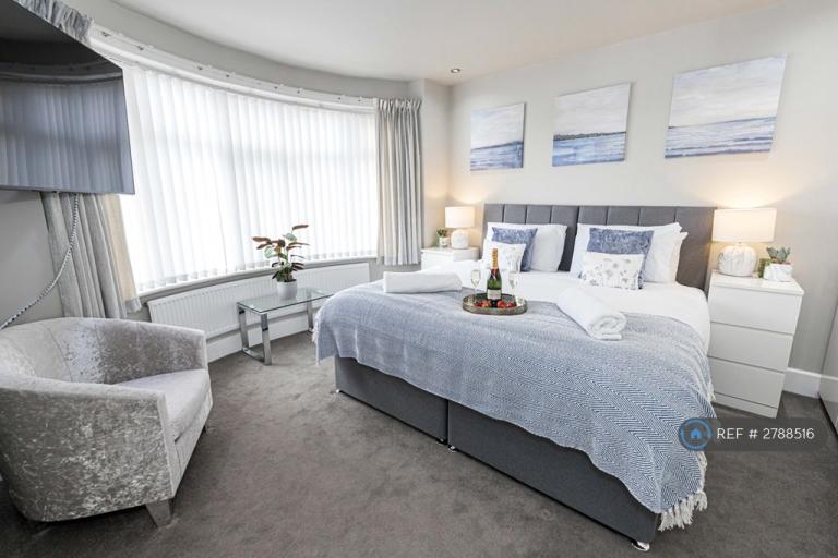 3 bedroom house in Dorchester Road, Oakdale, BH15 (3 bed) (#2788516)