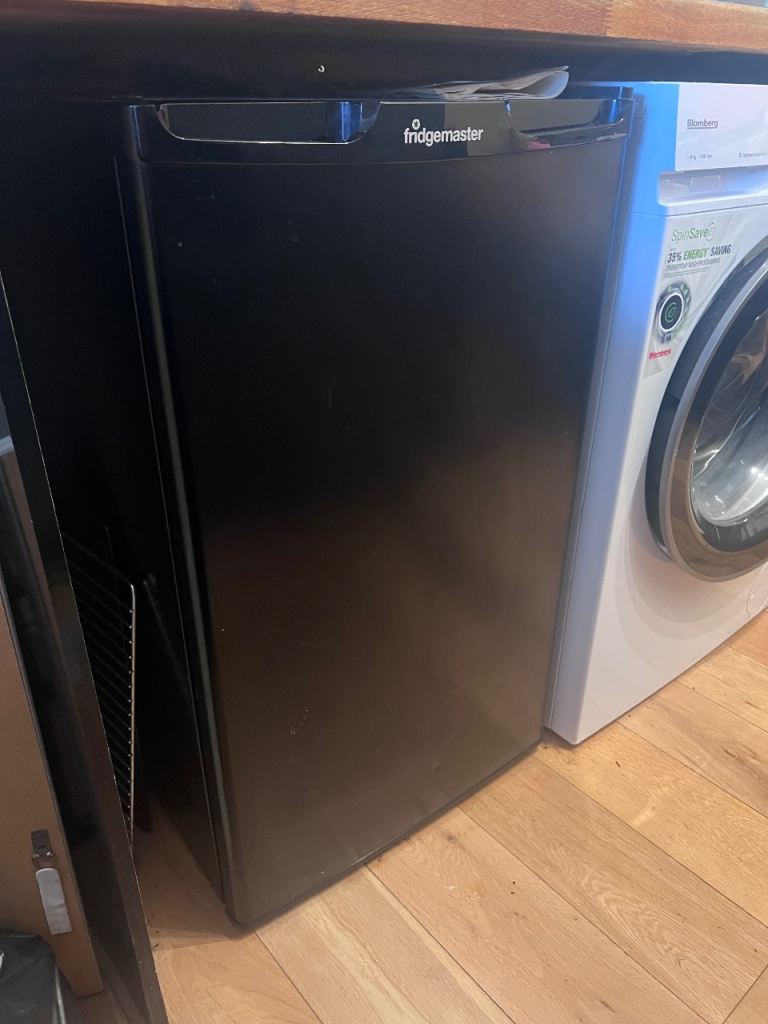 Fridgemaster MUL49102B 50cm Wide Freestanding Larder Fridge - Black