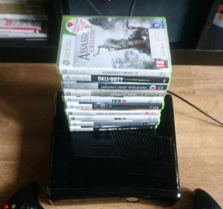 XBOX 360 SLIM with STEERING WHEEL 