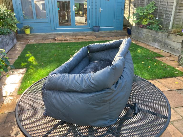 Dog bed / car seat booster