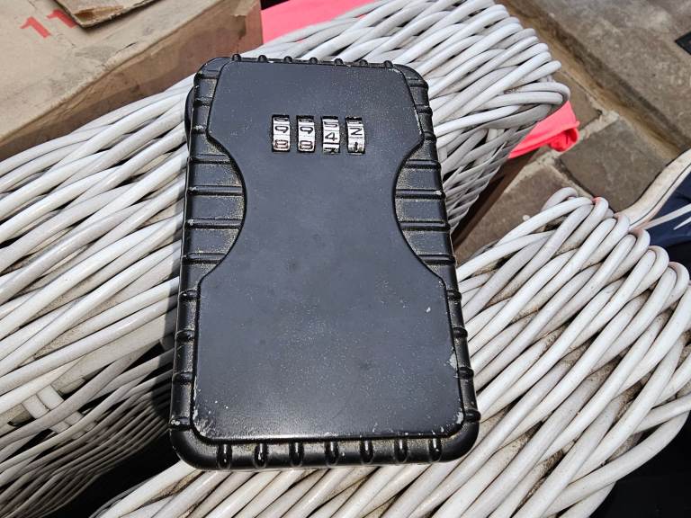 Wall Mounted Key Safe , 4 Number Combination