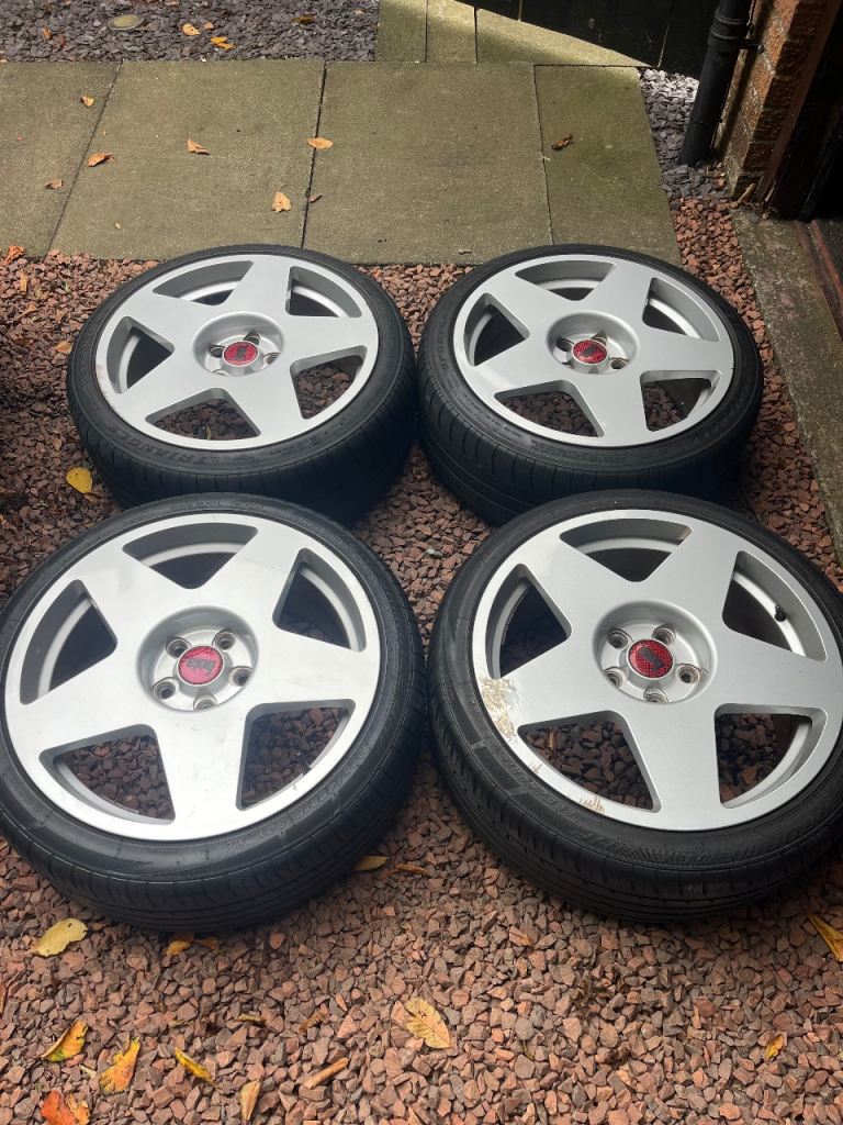 Bola B10 18 inch alloys 5x112