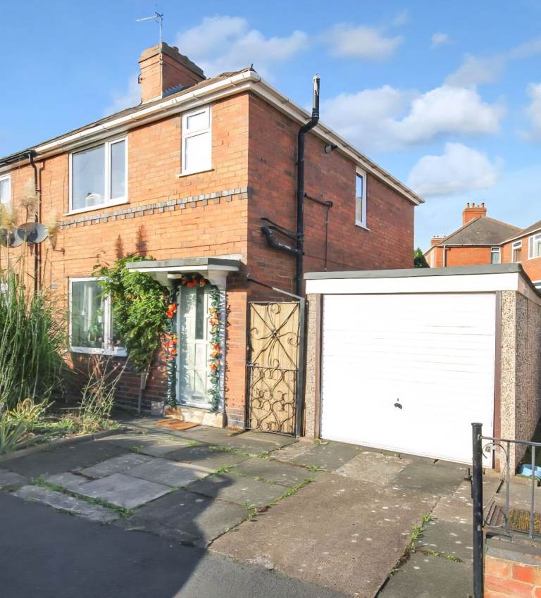 3 Bedroom house for rent in Cradley Heath B64