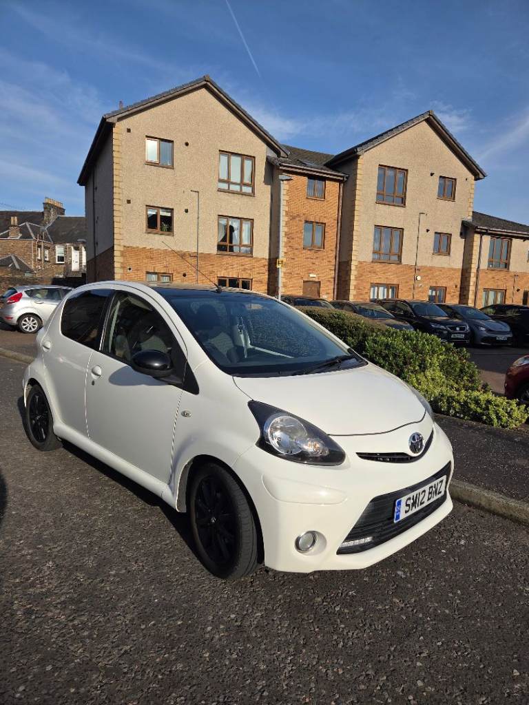 Toyota Aygo 1.0 petrol white.