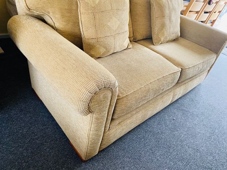 3 SEATER SOFA - DELIVERY AVAILABLE 