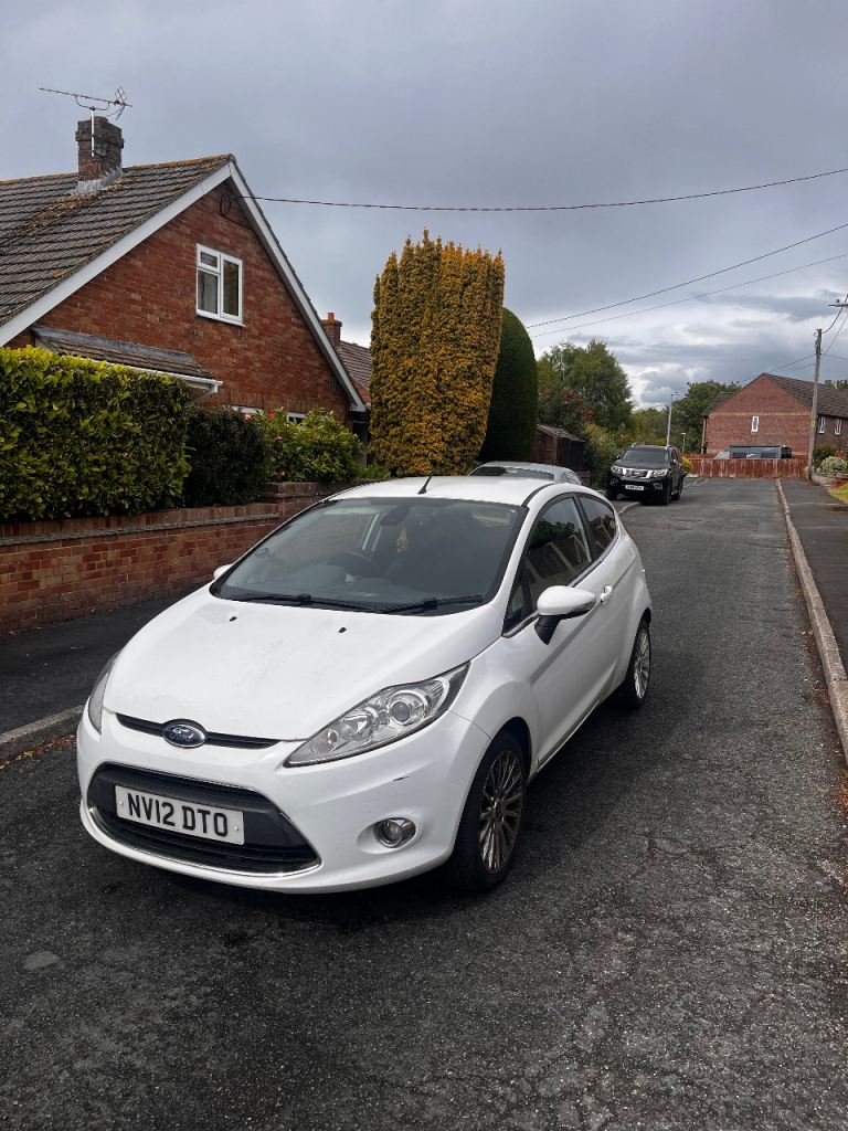 Ford, FIESTA, Titanium, Hatchback, 2012, Manual, 1596 (cc), 3 doors