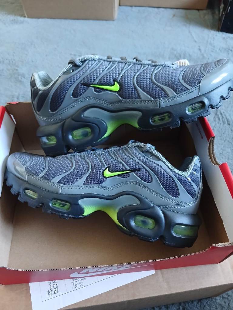 Nike air max tn plus genuine size 4.5