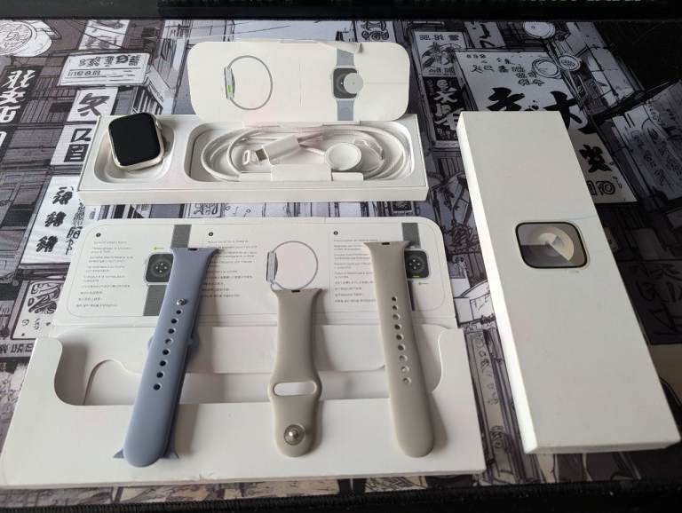 Apple Watch Series 9 41mm GPS – Starlight Aluminium – Box & Accessories - Good as new