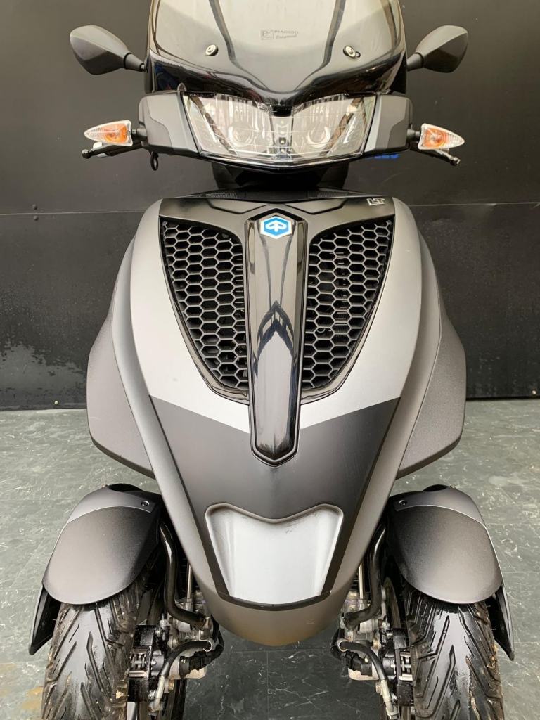 PIAGGIO MP3 300 YOURBAN LT LOW MILEAGE HPI CLEAR 