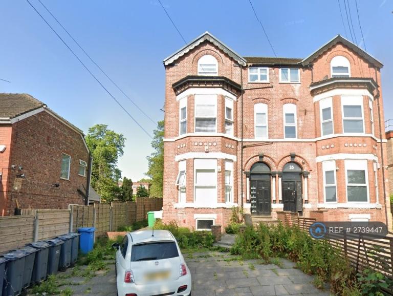 1 bedroom flat in Holland Road, Manchester, M8 (1 bed) (#2739447)