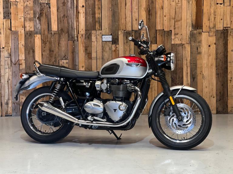 Triumph Bonneville T120 2017 ONLY 12k Miles