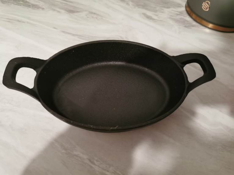 Oval cast iron serving skillet (20X16cm)