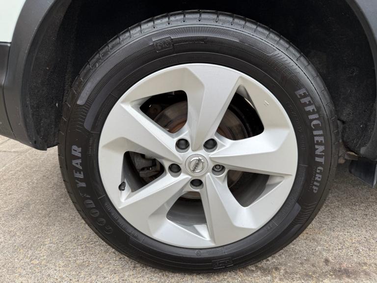 ** GREAT VALUE ** 2018 (68) Nissan Qashqai 1.5 dCi Acenta Premium 5 dr hatchback