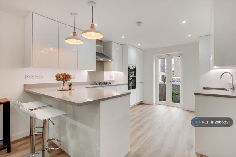 1 bedroom in Sextant Avenue, London, E14 (#2866891)