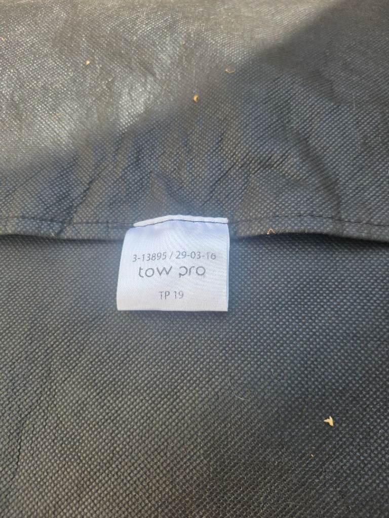 Hi up for sale is my caravan towing cover 