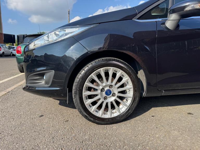 2012 Ford Fiesta 1.6 Titanium 5dr Powershift HATCHBACK Petrol Automatic