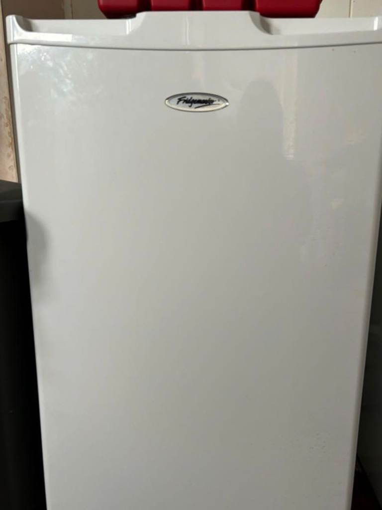 slimline Undercounter Fridge – can deliver