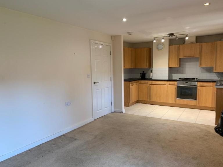 2 Bed Apartment with Parking 