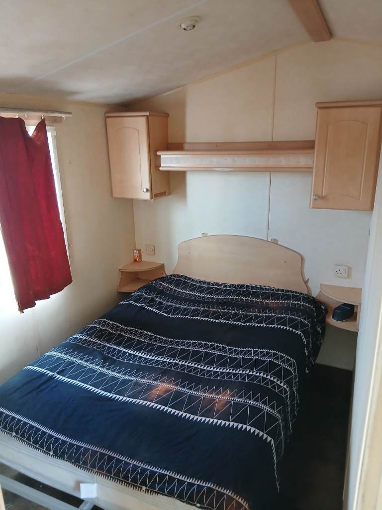 Room to rent in 2 bed caravan 