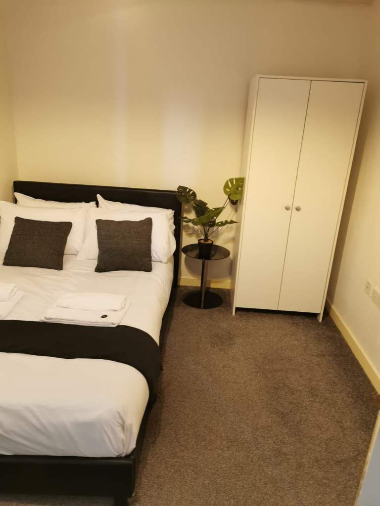 Spacious Double Bedroom Available now near Manchester University
