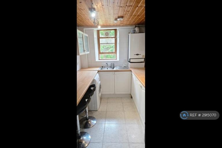 2 bedroom flat in Redlands Road, Glasgow, G12 (2 bed) (#2915070)