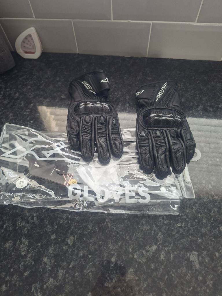 Motorbike gloved