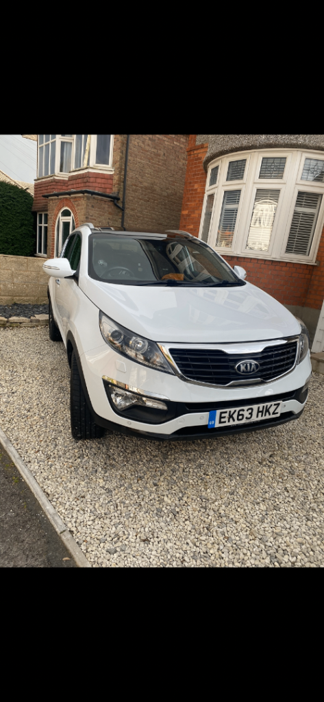 White Kia Sportage 2013 