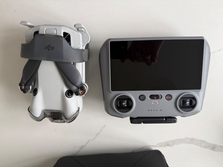 Dji mini pro 4  drone plus fly more combo 