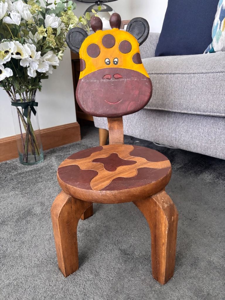 Giraffe Kids Wooden Chair – Hand-painted, Good Condition