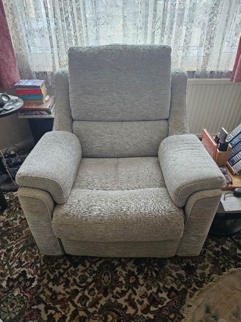 Parker Knoll electric recliner chair