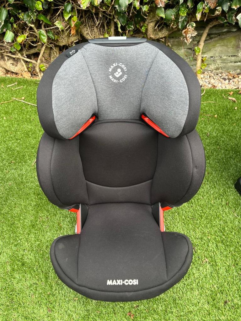 Maxi-Cosi RodiFix car seat (group 2)