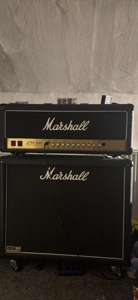 Marshall JCM900 (cab and head)