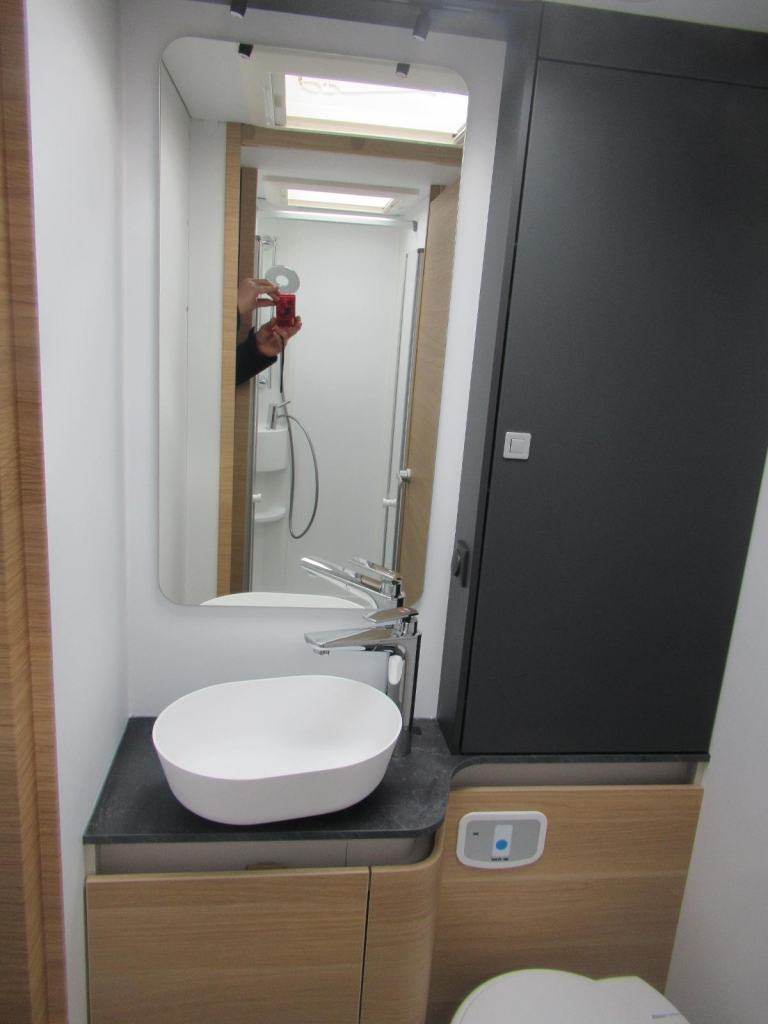 ADRIA CORAL 670 DL 60Y EDITION