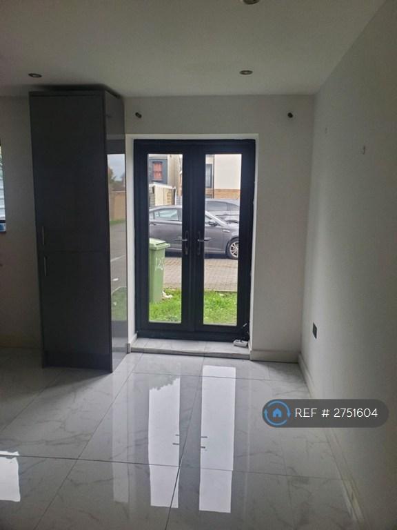 1 bedroom flat in London Road, Sittingbourne, ME10 (1 bed) (#2751604)