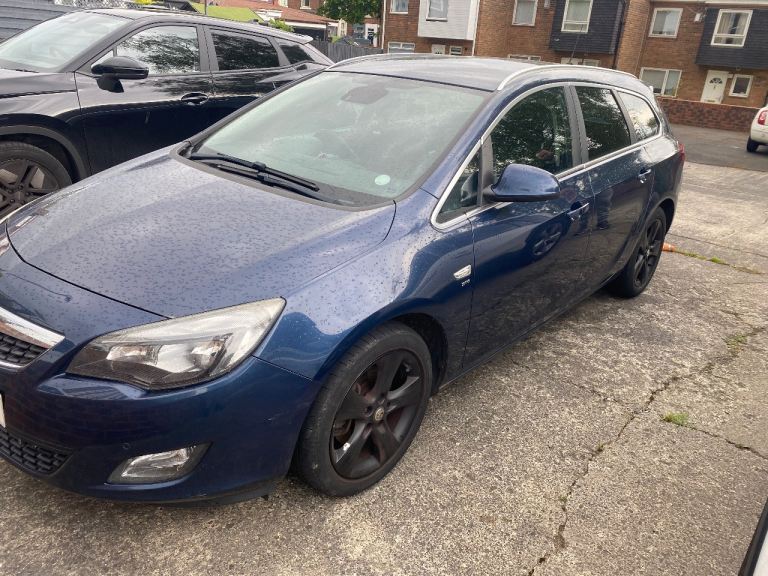 Vauxhall, ASTRA, Estate, 2011, Manual, 1956 (cc), 5 doors