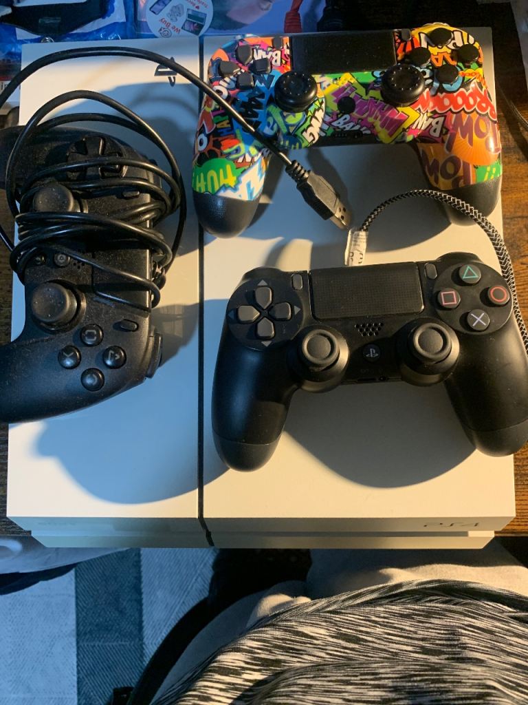 Sony PlayStation 4 PS4 Console – White, EXCELLENT CONDITION