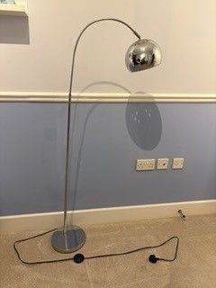 Chrome Arc Floor Lamp – Modern Retro Style