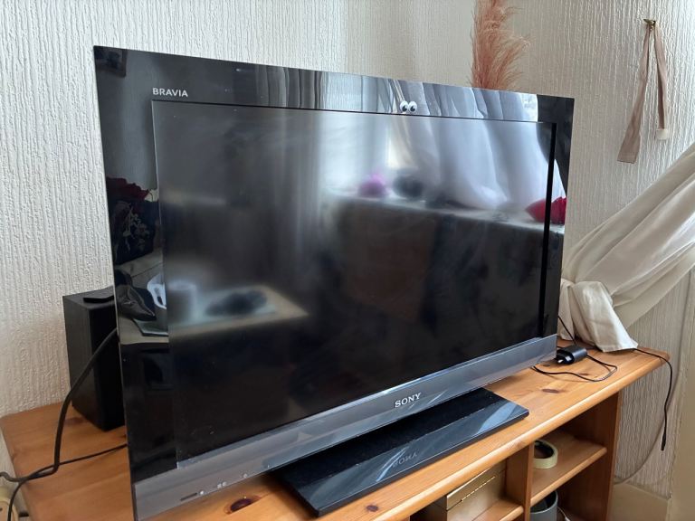Sony Bravia 42” ( Great Condition ) 