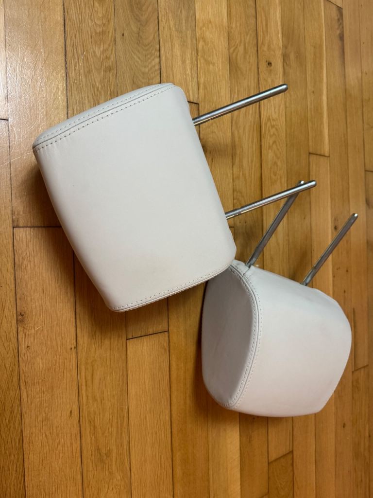 Headrests - Range River Sport L320