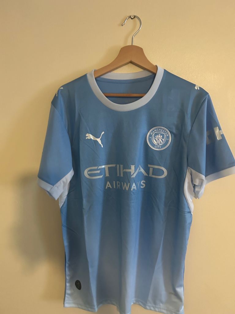 Manchester City home kit 26/27 size medium 