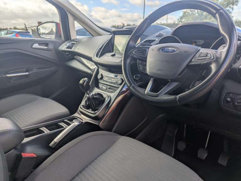 FORD C-MAX 1.5 TITANIUM 1 FORMER KEEPER LOW MILEAGE FULL HISTORY NEW CAMBELT KIT