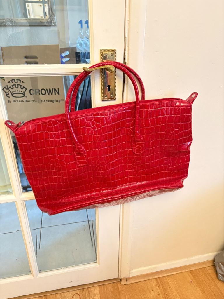 Elizabeth Arden Red Croc Handbag – new