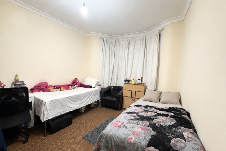 Single seat in a double room