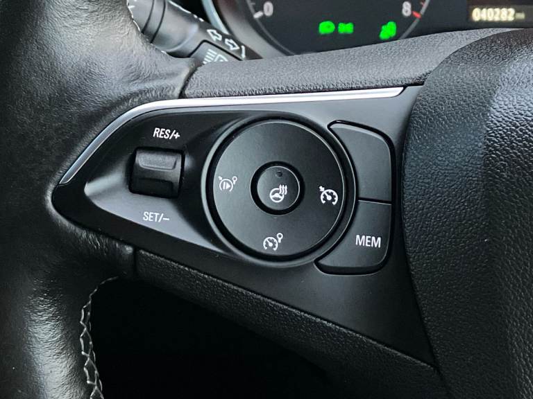 2020 Vauxhall Grandland X 1.2 Turbo SRi Nav 5dr Hatchback PETROL Manual