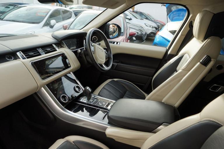2018 Land Rover Range Rover Sport 3.0 SD V6 Autobiography Dynamic Auto 4WD Euro 6 (s/s) 5dr ESTAT...