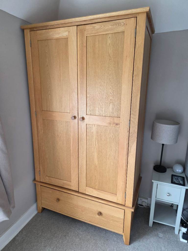 Solid Oak Wardrobe with Drawer – Good Condition