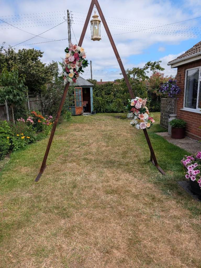 10 foot tall wedding arch