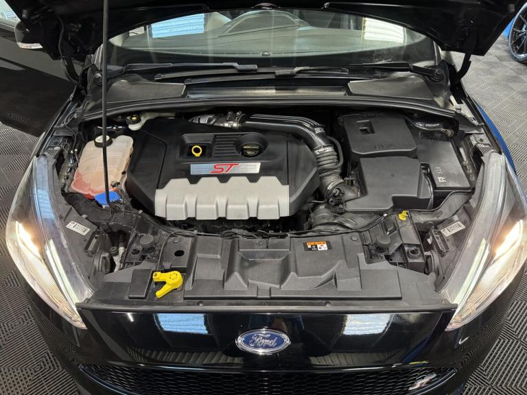 FORD FOCUS 2.0 T EcoBoost ST-2 Black Manual Petrol 2016