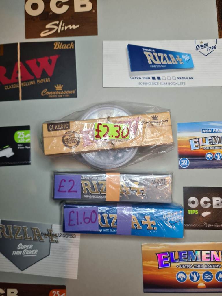 DISCOUNTED PACK OF KINGSIZE PAPERS AND GRINDER
